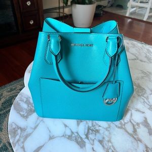 Michael kors Greenwich. Preowned. Blue/green